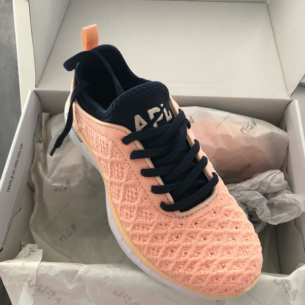 APL Phantom- faded peach/midnight/white